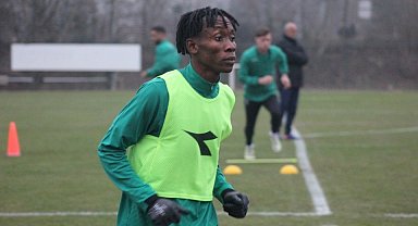 Afrikalı oyuncu George P. Lewis, Sakaryaspor ile deneme antrenmanlarına çıkıyor