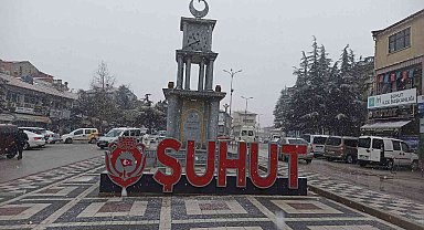 Afyonkarahisar'ın o ilçesinde kar yağışı etkili oldu