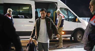 Ağrı'da 138 Afgan göçmen, ülkelerine gönderildi