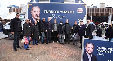 AK Nokta aracı, her gün yüzlerce yeni üye için yollara düşüyor