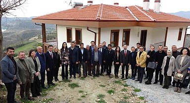 AK Parti Genel Başkan Yardımcısı Karaaslan, Manavgatlı yangınzedeler ile buluştu