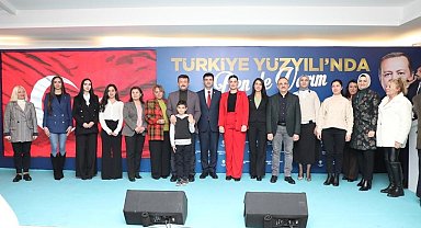 AK Parti İzmir'de üye katılım heyecanı