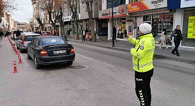 Aksaray'da hatalı parklara geçit yok: 43 araca 18 bin 748 TL ceza