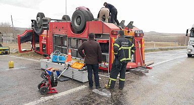 Aksaray'da kazaya yardıma giden itfaiyeciler ölümden döndü