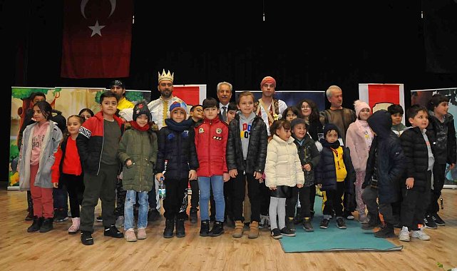 Akşehir'de çocuklar tiyatroyla buluştu