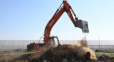 Alaşehir'in 25 milyonluk güneş enerjisi santralinde ilk kazma vuruldu