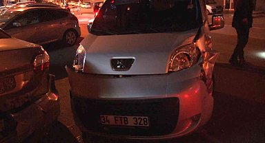 Alkollü sürücü park halindeki 3 araca çarptı