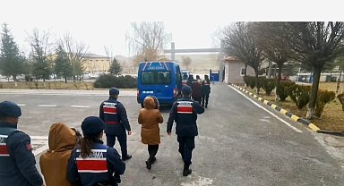 Altın ve kumbara hırsızı 4 kadın tutuklandı