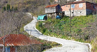 Altınordu'da beton yol çalışmaları sürüyor