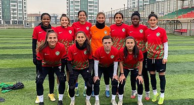 Amed Spor Kadın Futbol Takımı, hükmen galibiyet ile yoluna devam etti