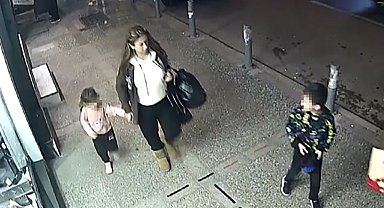 Anne-çocuk görünümlü hırsızlar telefoncu dükkanlarını mesken tuttu
