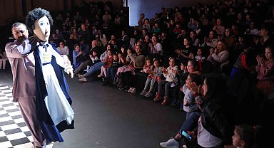 Antalya'da çocuklar tiyatro dolu bir tatil geçiriyor