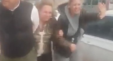 Antalya'da fırtınada evine gitmek isteyen vatandaşlar zor anlar yaşadı