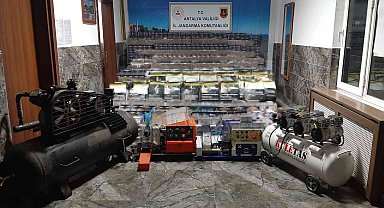 Antalya'da kaçak sigara operasyonu