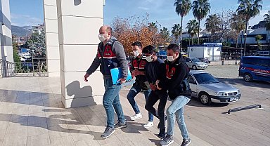 Antalya'da polis otosuna kurşun yağdıran 4 saldırgan tutuklandı