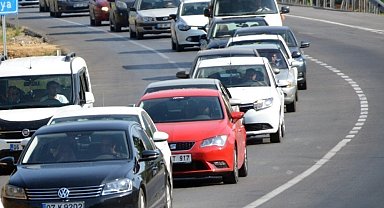 Antalya'da trafiğe kayıtlı taşıt sayısı son 1 ayda 11 bin arttı