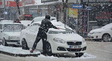 Antalya'nın Korkuteli ilçesi beyaz gelinliğini giydi