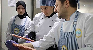 Antik Akademi'den aşçı adaylarına "kebap" eğitimi