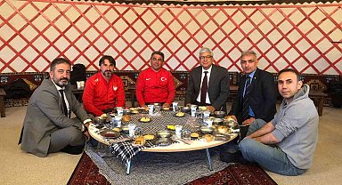 Antrenörler, Çorumlu Obası'na konuk oldu