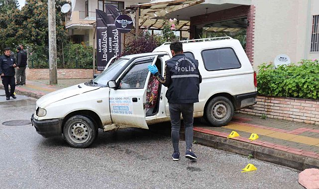 Aracıyla seyir halindeyken husumetlileri tarafından silahla yaralandı