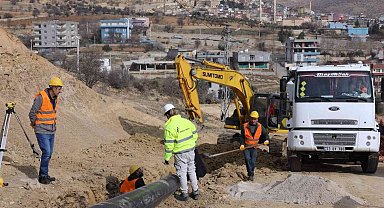 Artuklu'da 30 yıllık şebeke hattının yenileme çalışmaları başladı