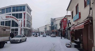 Aşkale güne karla başladı