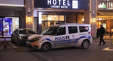 AVM'nin otel odasında ölü bulundu, ekipler harekete geçti