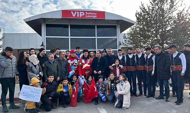 Avrupa 3.'sü Furkan Akar, memleketinde kutlamalarla karşılandı