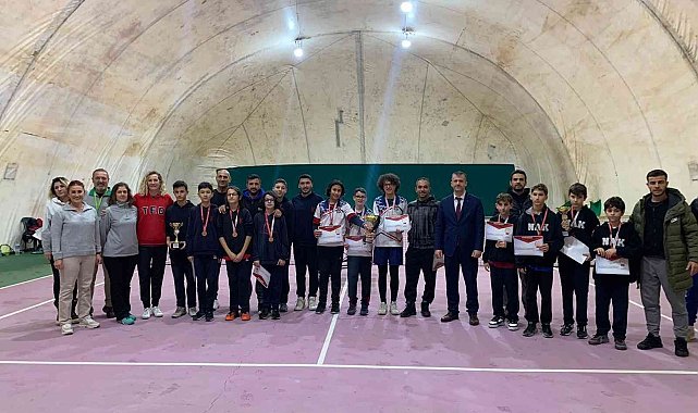 Aydın'da tenis il birincileri belli oldu