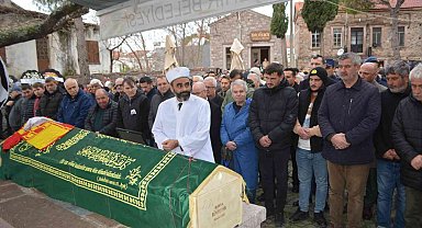 Ayvalık Belediye Başkan Yardımcısı Ersan Bahar gözyaşlarıyla uğurlandı