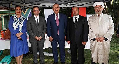 Bakan Çavuşoğlu, son Osmanlı Başkonsolosu Mehmet Remzi Bey'in kabrini ziyaret etti