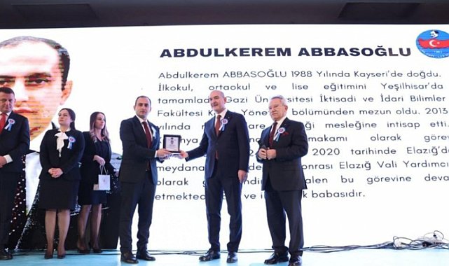 Bakan Soylu'dan, Vali Yardımcısı Abbasoğlu'na 'Üstün başarı ödülü'