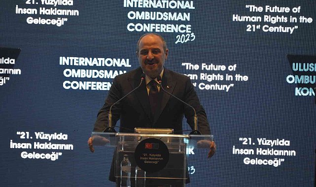 Bakan Varank: "Twitter'ın sahibinin değişmesiyle politikaları 180 derece değişti"
