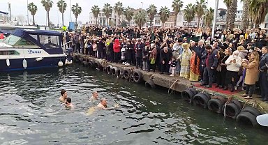 Bakırköy'de denizden haç çıkarma töreni yapıldı