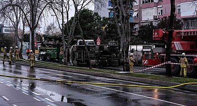 Bakırköy'de devrilen LPG yüklü tanker 6 saat sonrası yoldan kaldırıldı