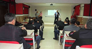 Balıkesir'de muhtarlara Aile Okulu eğitimi