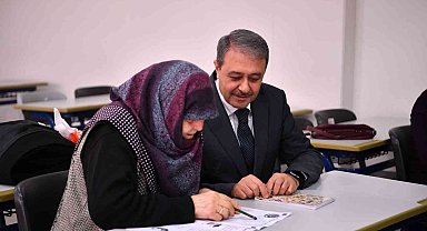 Balıkesir'de okuma yazma bilmeyen 4 kadına eğitim