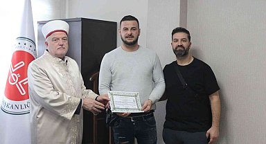 Barthelemy, 'Muhammed Mehdi' ismini alarak Müslüman oldu