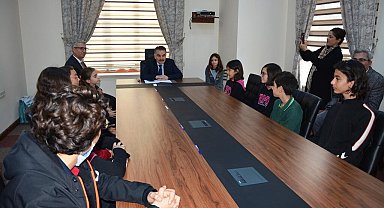 Başarılı öğrencilere ödülleri verildi