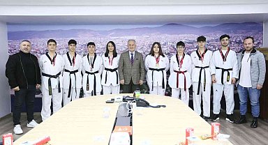 Başarılı sporcular ödüllendirildi
