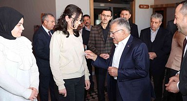 Başkan Büyükkılıç, Develi'de başarılı öğrencileri ödüllendirdi