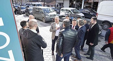 Başkan Dursun esnafla bir arada