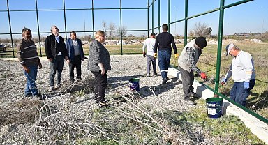 Başkan Erdem'den Büyükmangıt'a 2 halı saha