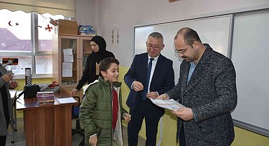 Başkan Kavakligil ile öğrenci arasında gülümseten sohbet