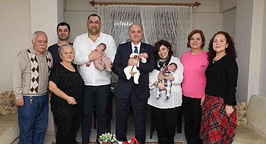 Başkan Özlü'den üçüz bebeklere sürpriz ziyaret