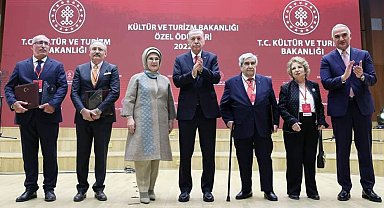 Başkan Pekmezci, Kültür ve Turizm Bakanlığı Özel Ödülü Takdim Programına katıldı