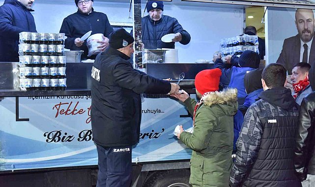 Başkan Togar'dan taraftara pilav ikramı