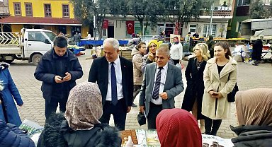 Başkan Yaman hayır çarşısına katıldı