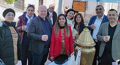 Başkanlar, Tarsus 'Yeryüzü pazarına' katıldı
