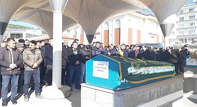 Başkent'te park halindeki araçta ölü bulunan 2 kişi, Beypazarı'nda toprağa verildi